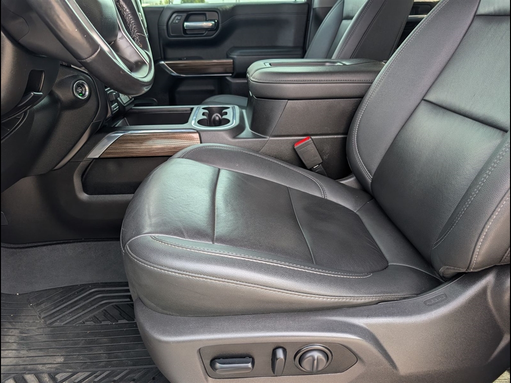 Used 2021 Summit White Chevrolet RST image 8