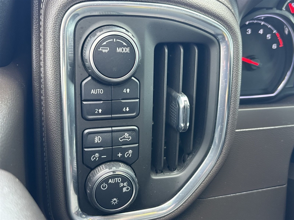 Used 2022 Summit White Chevrolet RST image 8