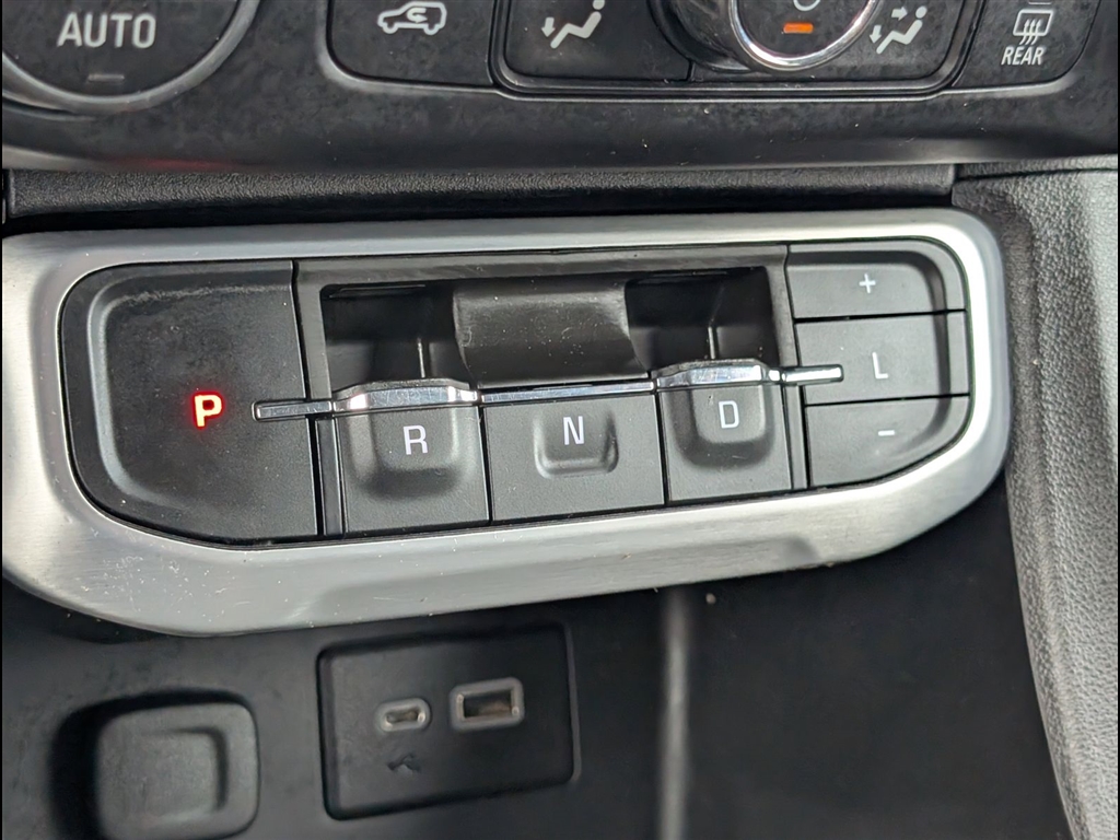 Used 2020 Satin Steel Metallic GMC SLE image 8