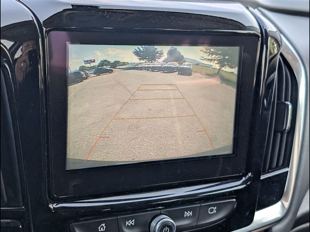 Used 2018 Graphite Metallic Chevrolet LT Cloth image 8