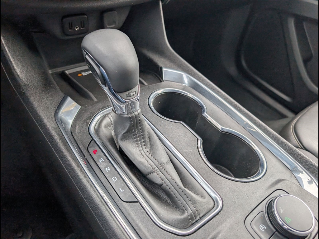 Used 2023 Summit White Chevrolet LT Leather image 8