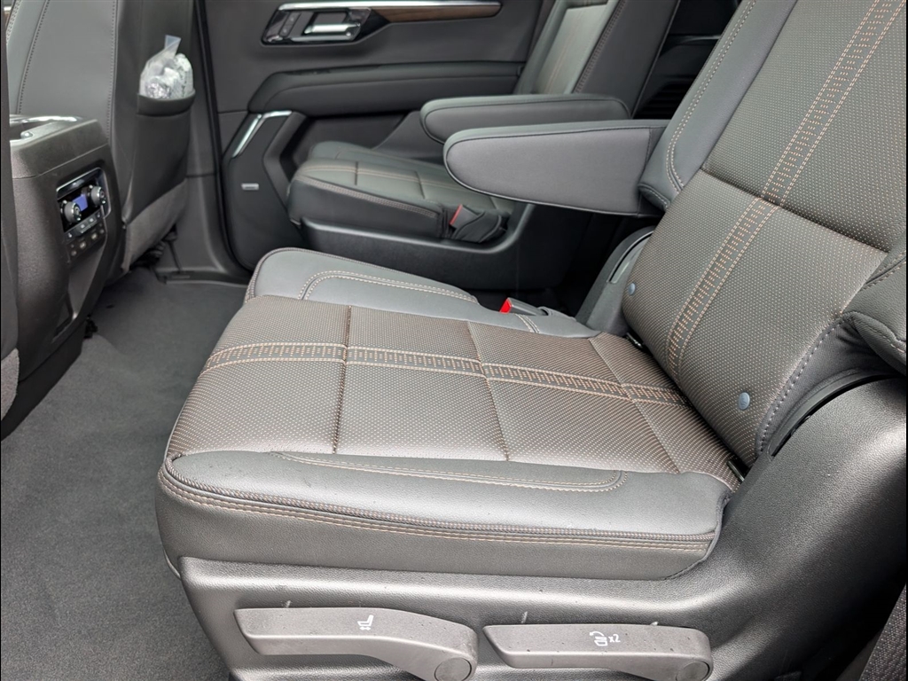 New 2026 Black Chevrolet High Country image 8