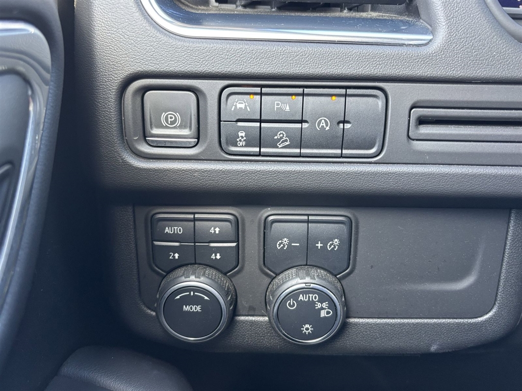 Used 2023 Summit White Chevrolet Premier image 8