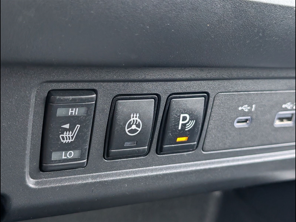Used 2024 Super Black Nissan SL image 8