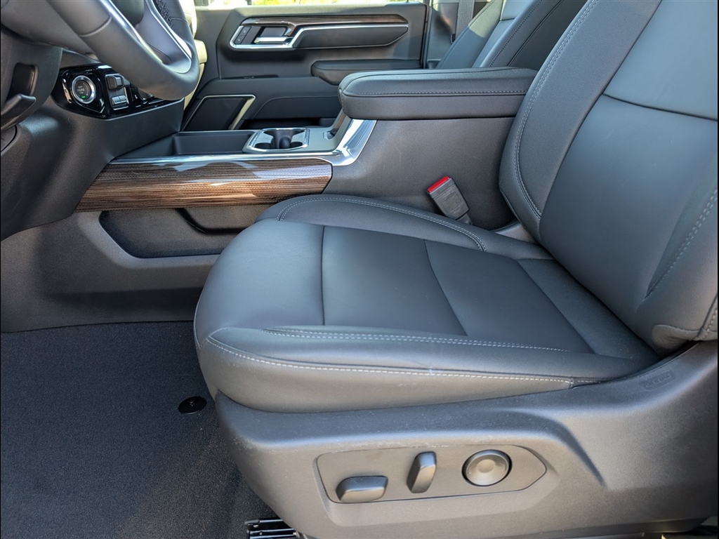 New 2026 Lakeshore Blue Metallic Chevrolet LT image 8