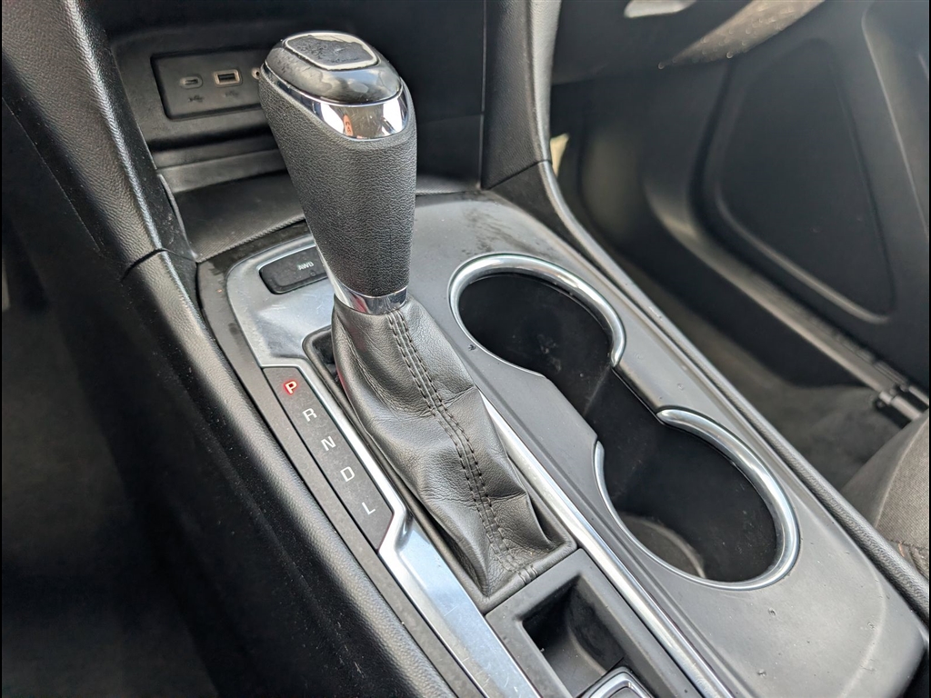 Used 2019 Summit White Chevrolet LT image 8