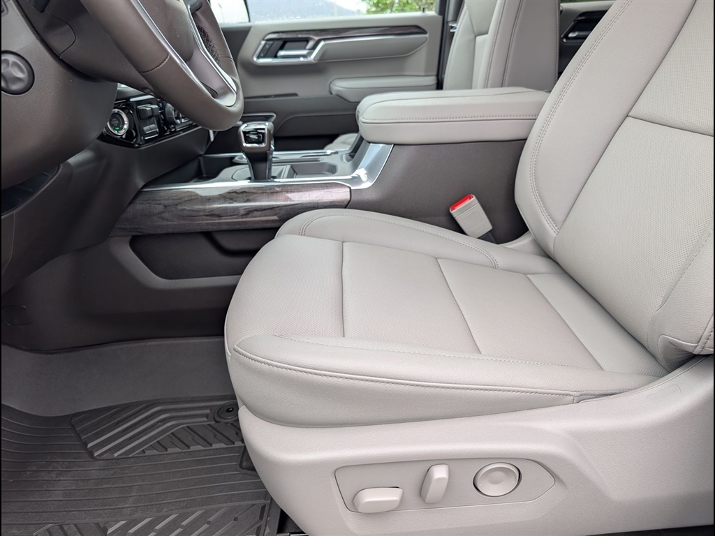 New 2026 Polar White Tricoat Chevrolet LTZ image 8