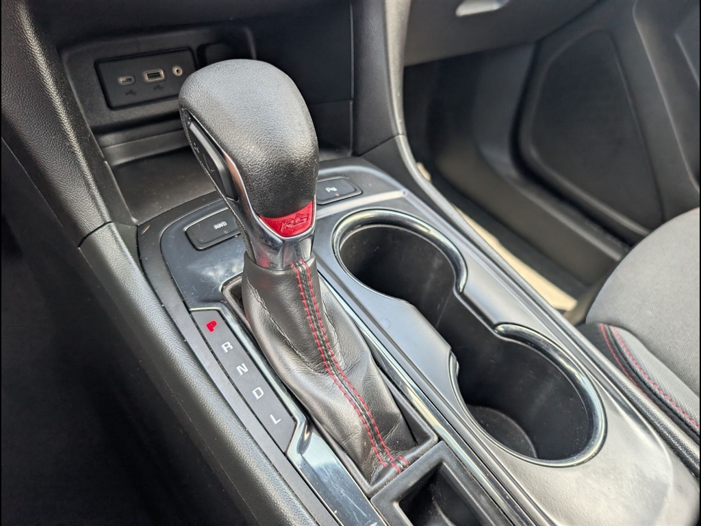 Used 2023 Iridescent Pearl Tricoat Chevrolet RS image 8