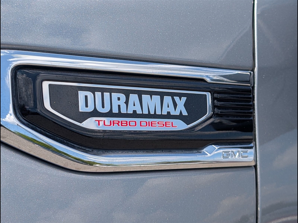 Used 2023 Sterling Metallic GMC SLT image 8
