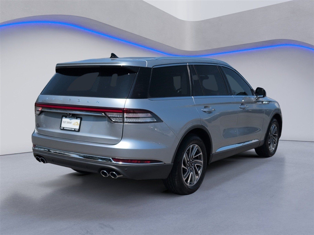 Used 2023 Silver Radiance Lincoln Standard image 8