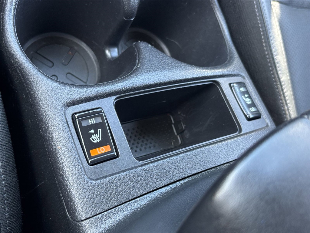 Used 2018 Brilliant Silver Nissan SL image 8