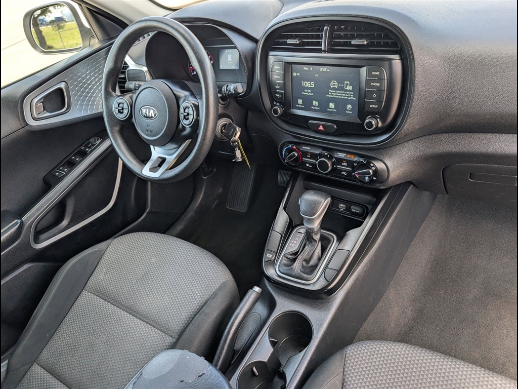 Used 2020 Snow White Pearl Kia LX image 8