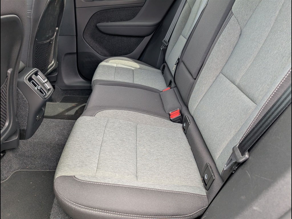 Used 2024 Onyx Black Metallic Volvo B5 Core Bright Theme image 8