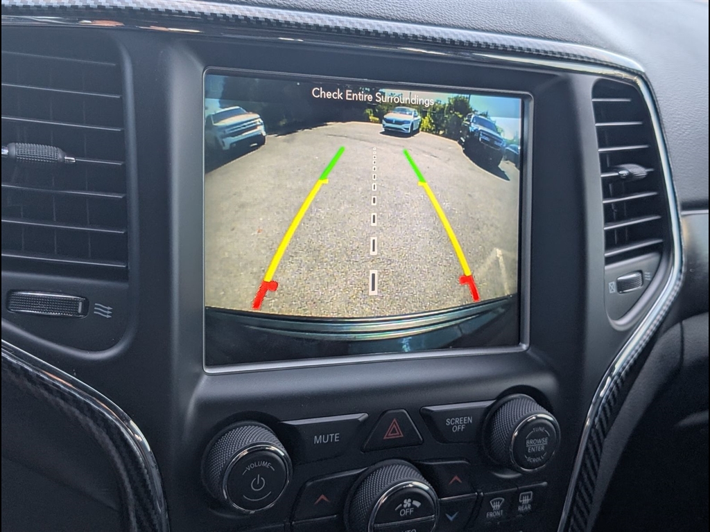 Used 2018 Diamond Black Crystal Pearl Coat Jeep Laredo image 9