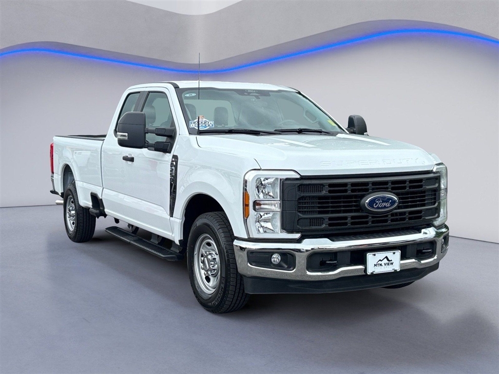 Used 2024 Oxford White Ford XL image 9