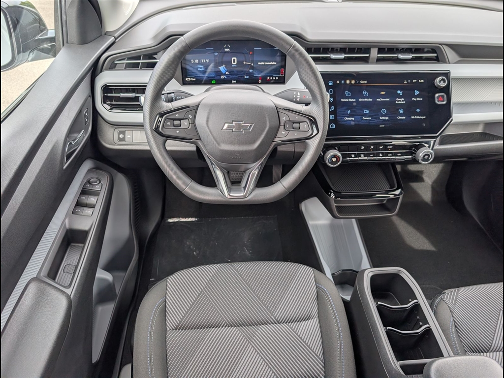 New 2027 Summit White Chevrolet LT image 9