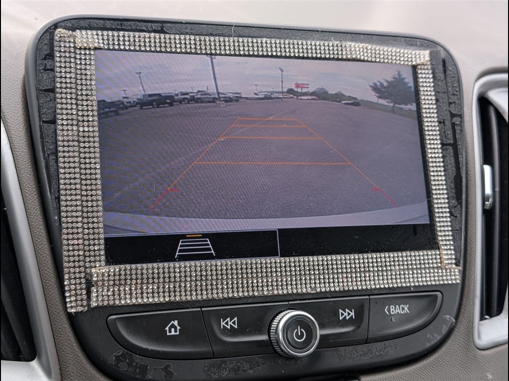 Used 2022 Mineral Gray Metallic Chevrolet LT image 9