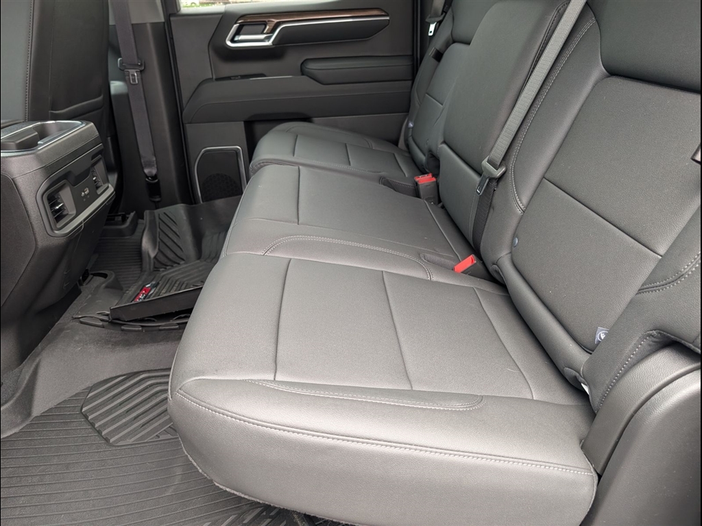 New 2026 Summit White Chevrolet LT image 9