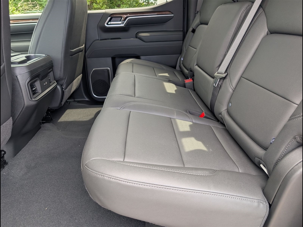 New 2026 Summit White Chevrolet LT image 9