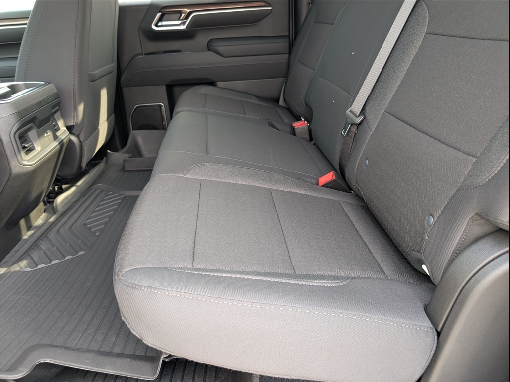 New 2026 Summit White Chevrolet RST image 9