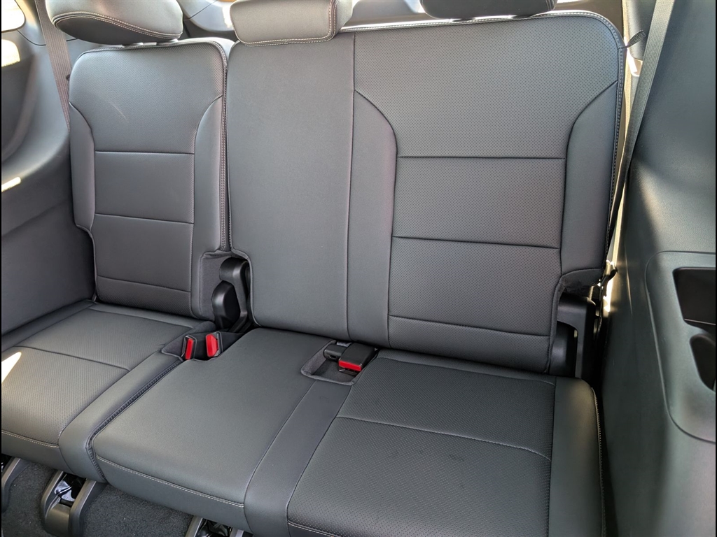 New 2026 Polar White Tricoat Chevrolet High Country image 9