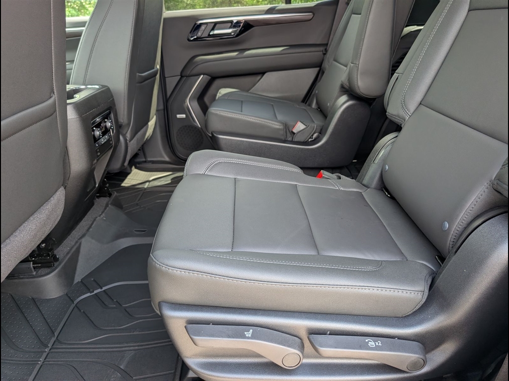 New 2026 Sterling Gray Metallic Chevrolet LT image 9