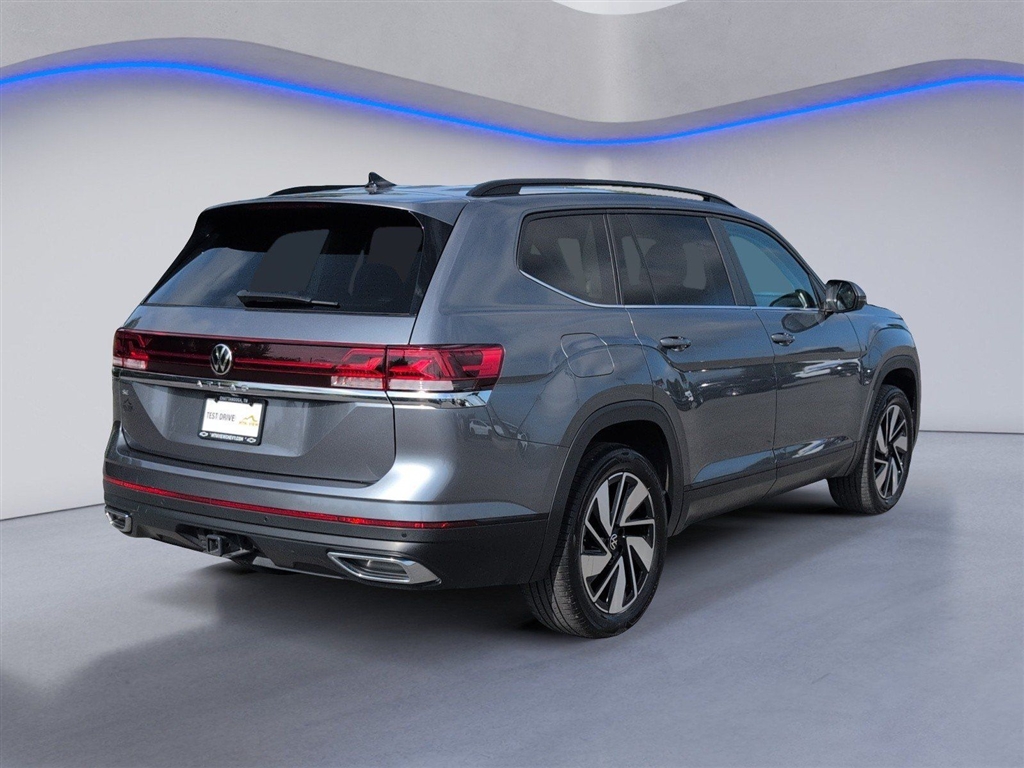 Used 2024 Platinum Gray Metallic Volkswagen SE image 9