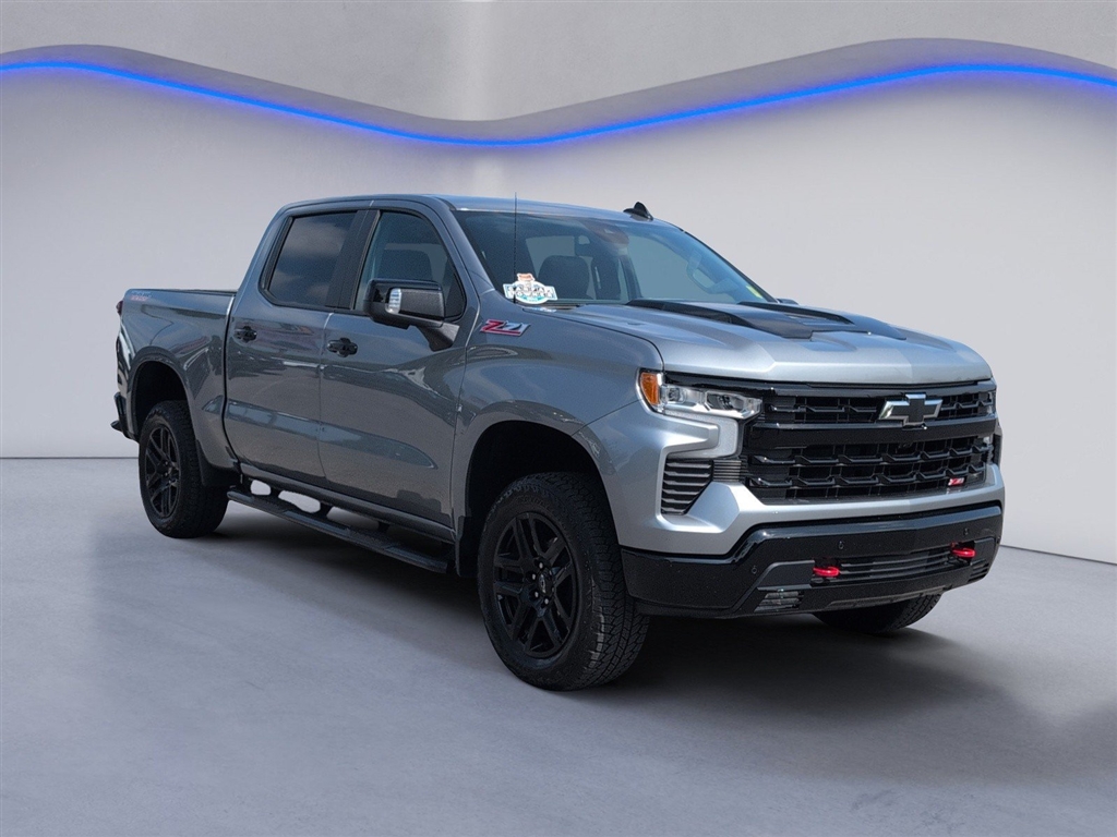 Used 2026 Sterling Gray Metallic Chevrolet LT Trail Boss image 9