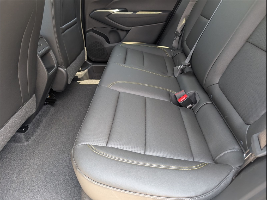 New 2026 Summit White Chevrolet ACTIV image 9