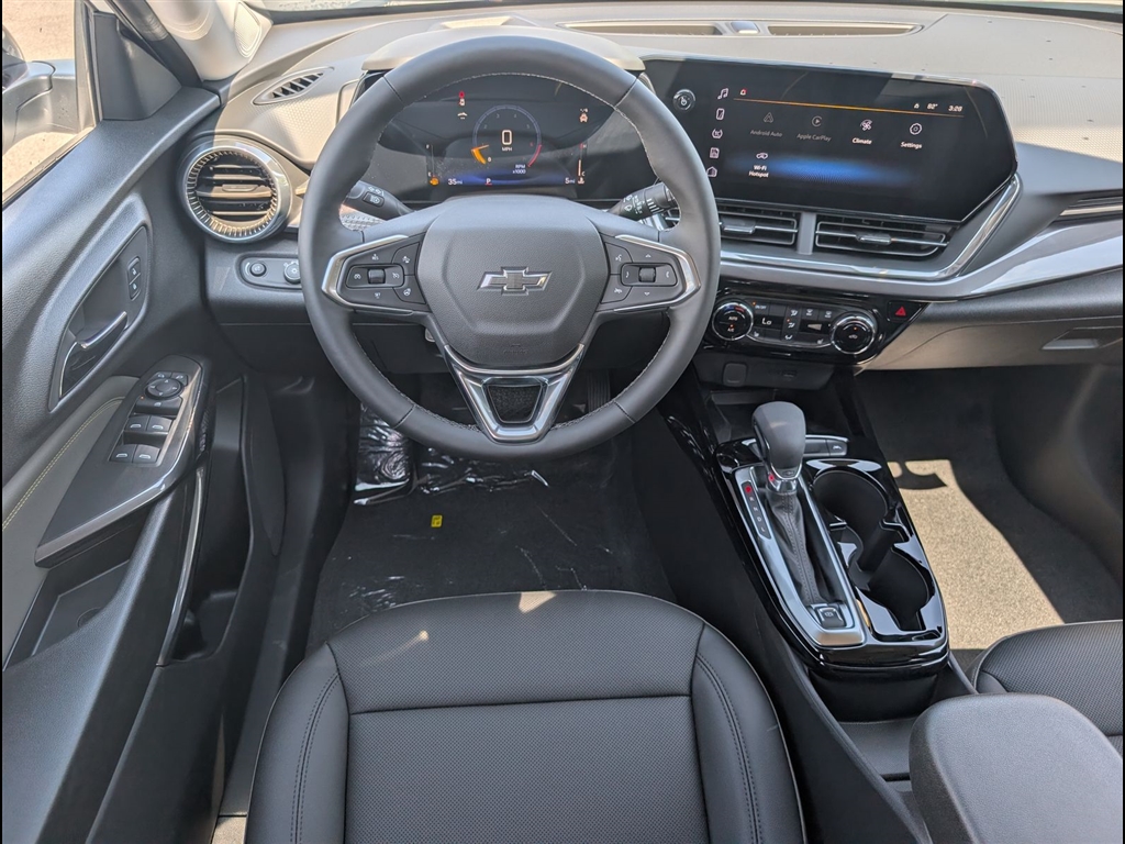 New 2026 Summit White Chevrolet ACTIV image 9