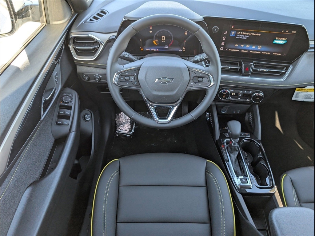 New 2026 Iridescent Pearl Tricoat Chevrolet ACTIV image 9