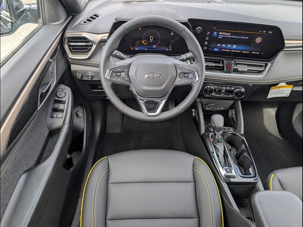 New 2026 Mosaic Black Metallic Chevrolet ACTIV image 9