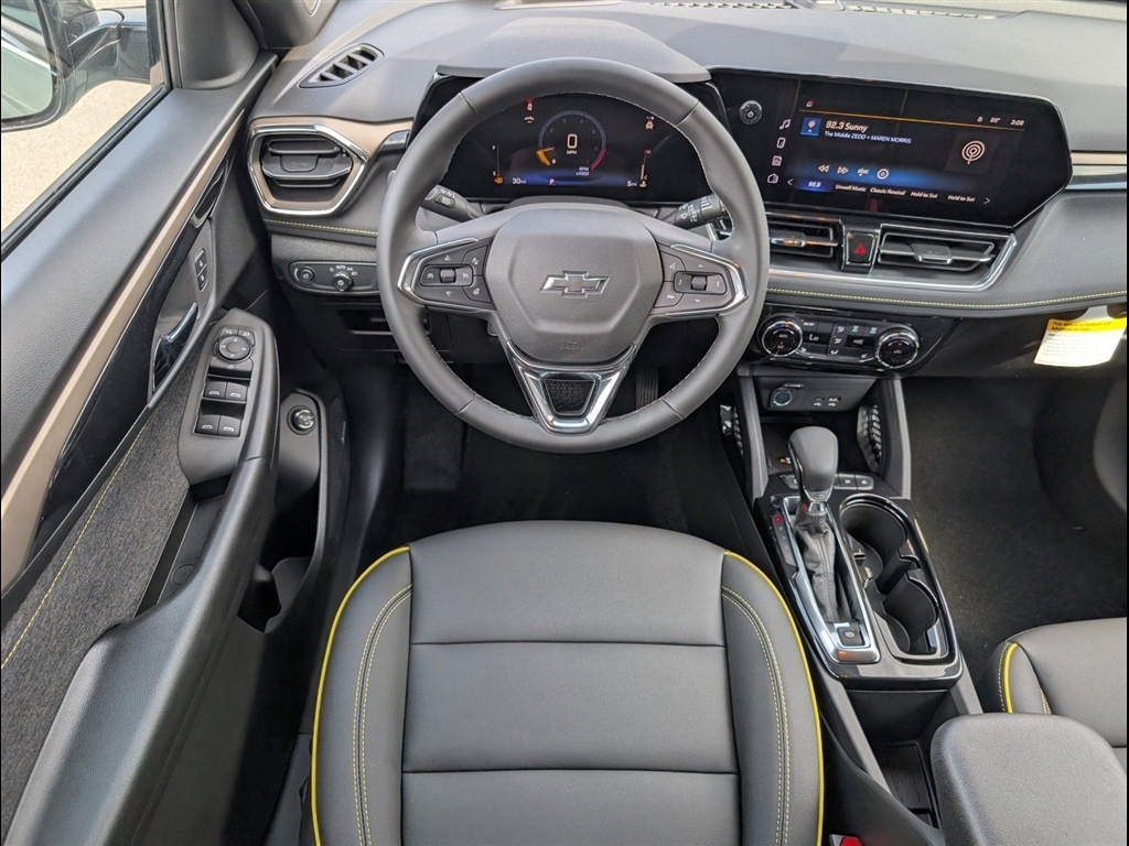 New 2026 Cacti Green Chevrolet ACTIV image 9