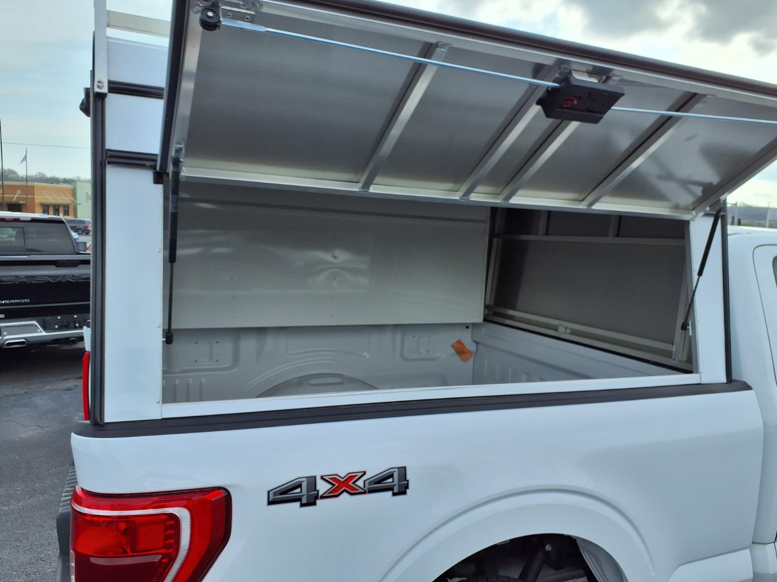 View vehicle photo 2