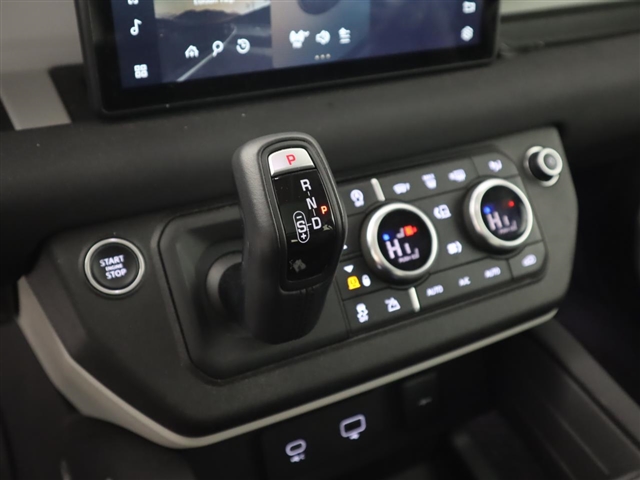 2020 Land Rover Defender 110 SE