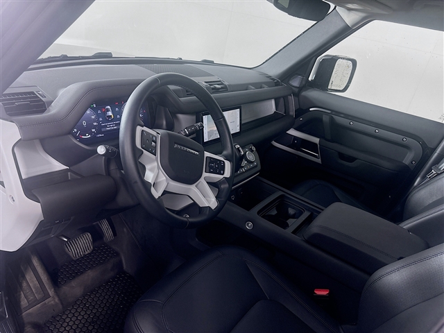 2024 Land Rover Defender 110 P300 S