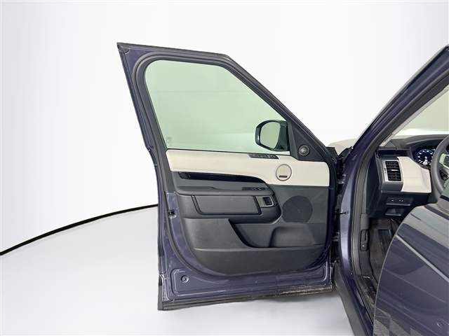 2024 Land Rover Discovery P300 S