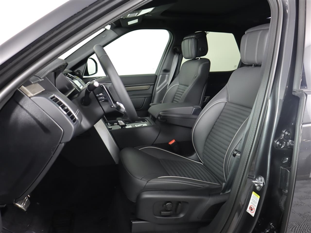 2023 Land Rover Discovery P360 Metropolitan Edition