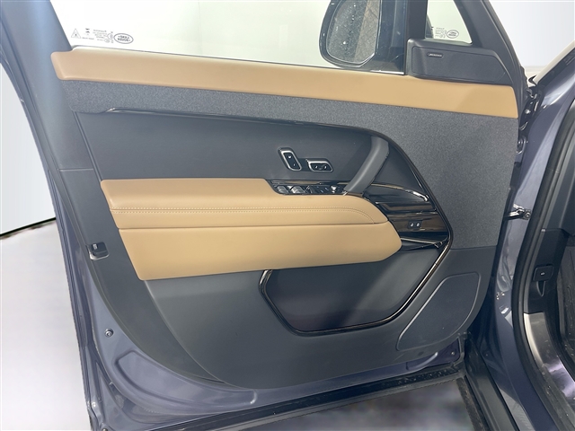 2024 Land Rover Range Rover Sport P360 SE