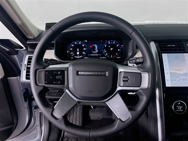 2024 Land Rover Discovery P300 S