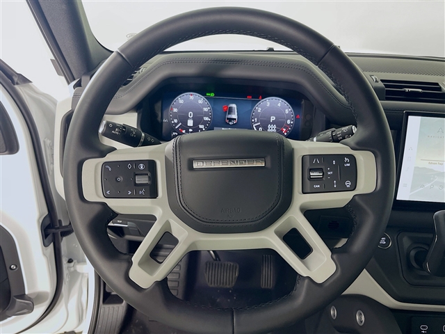 2024 Land Rover Defender 130 P400 X-Dynamic SE