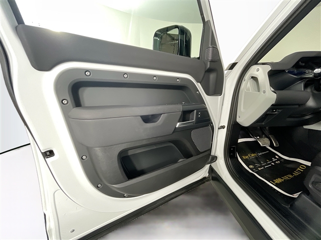 2022 Land Rover Defender 110 Standard