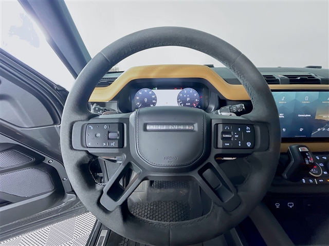 2023 Land Rover Defender V8