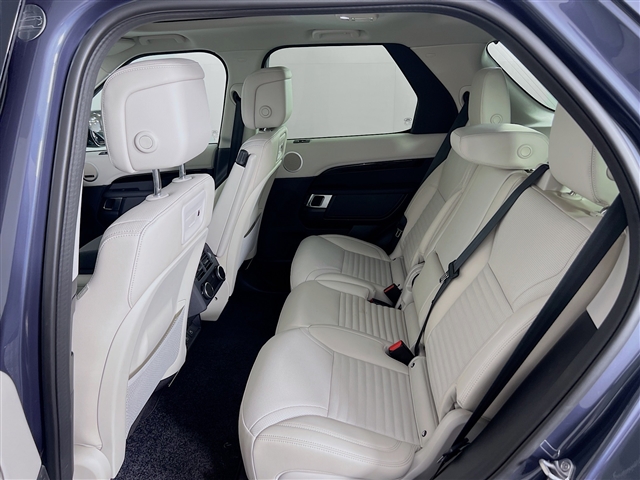 2024 Land Rover Discovery P300 S