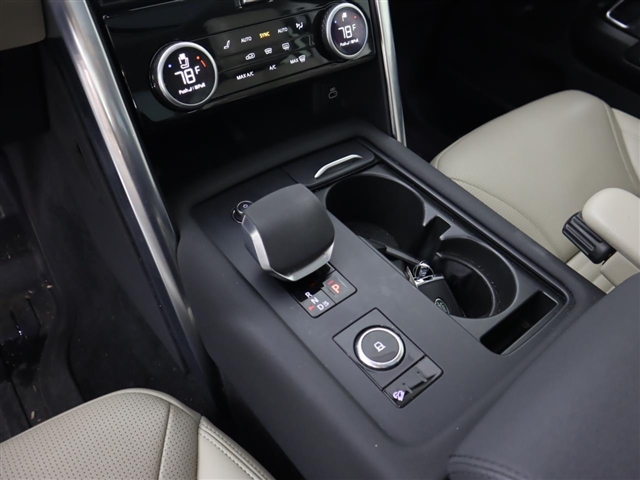 2021 Land Rover Discovery P300 S