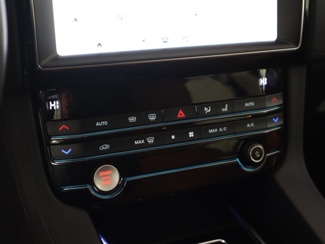 2020 Jaguar F-PACE 30t Portfolio