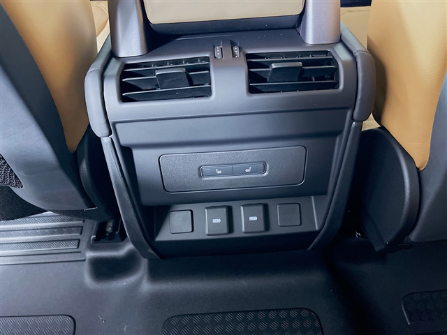 2024 Land Rover Defender 110 P300 S