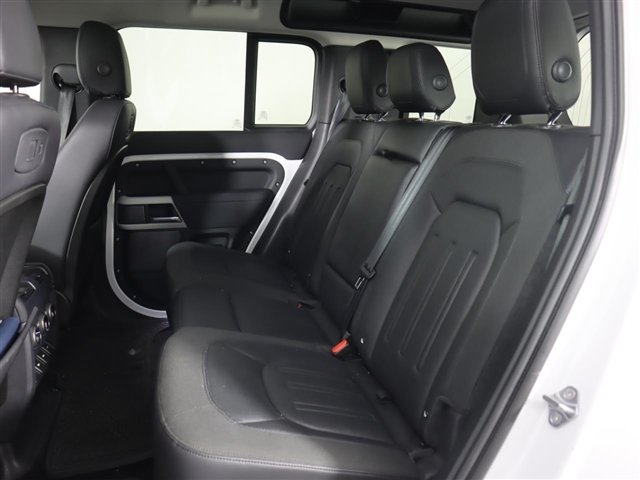 2020 Land Rover Defender 110 SE