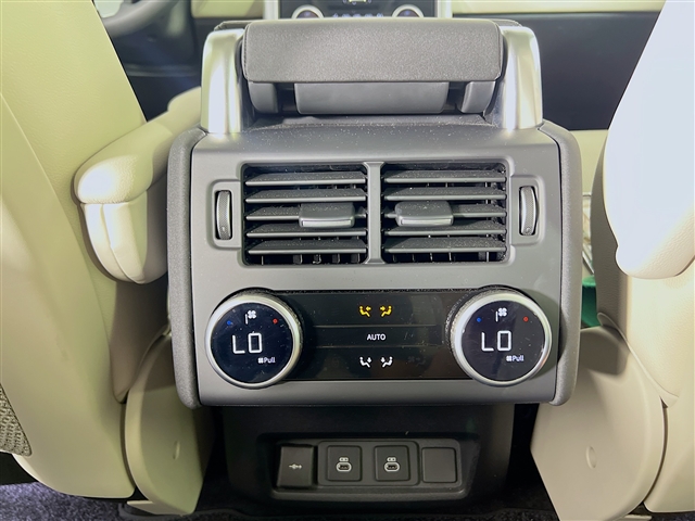 2024 Land Rover Discovery P300 S