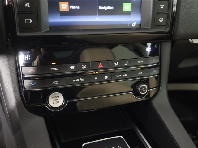 2018 Jaguar F-PACE 30t Premium